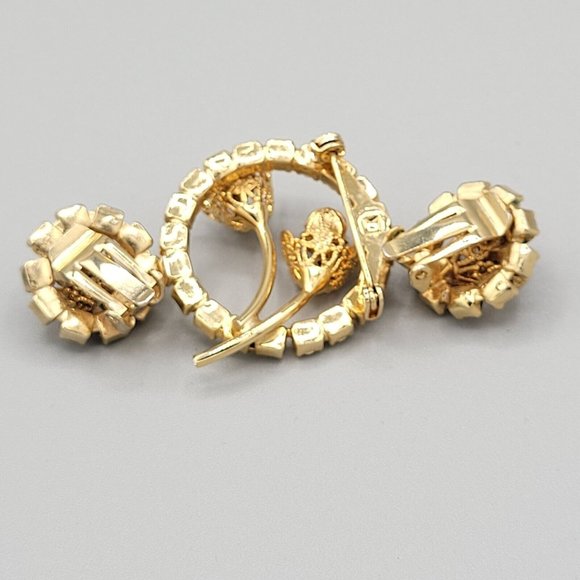 Womens Gold Tone Metal Rhinestone Detailed Flower Brooch & Clip On Earrings Set - Picture 4 of 6